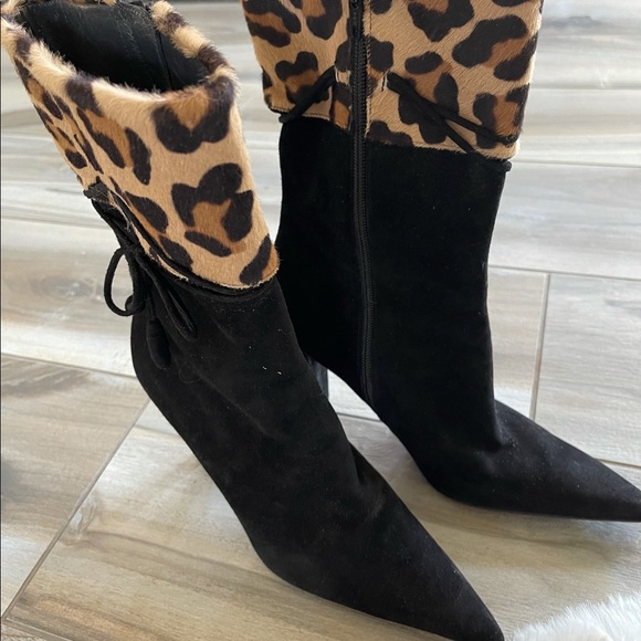 Rare early 2000s Stuart Weitzman boots sleek 4” heel with a chic pointy toe - Picture 2 of 7